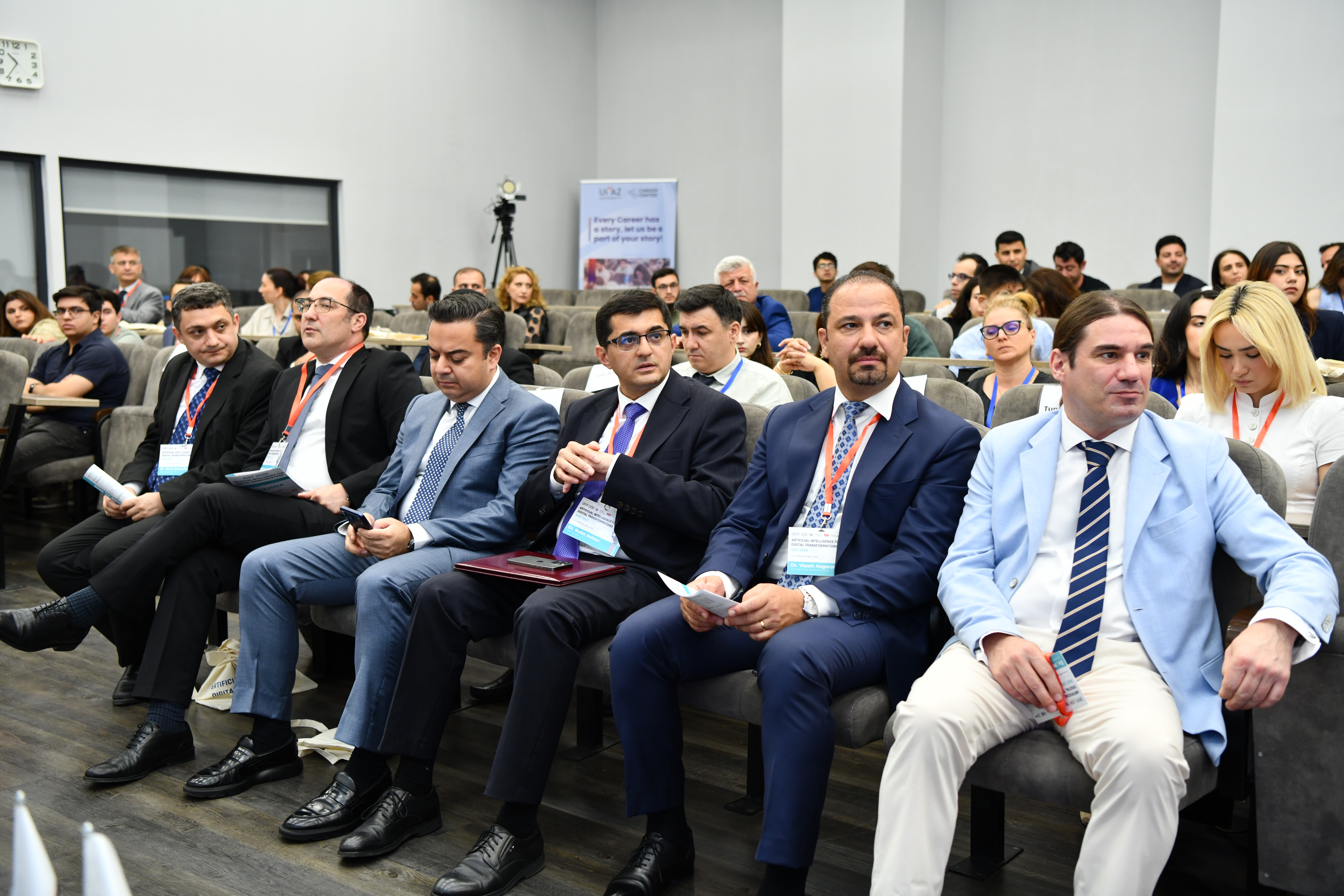 Süni intellekt və rəqəmsal transformasiyanın müasir çağırışları müzakirə olunur