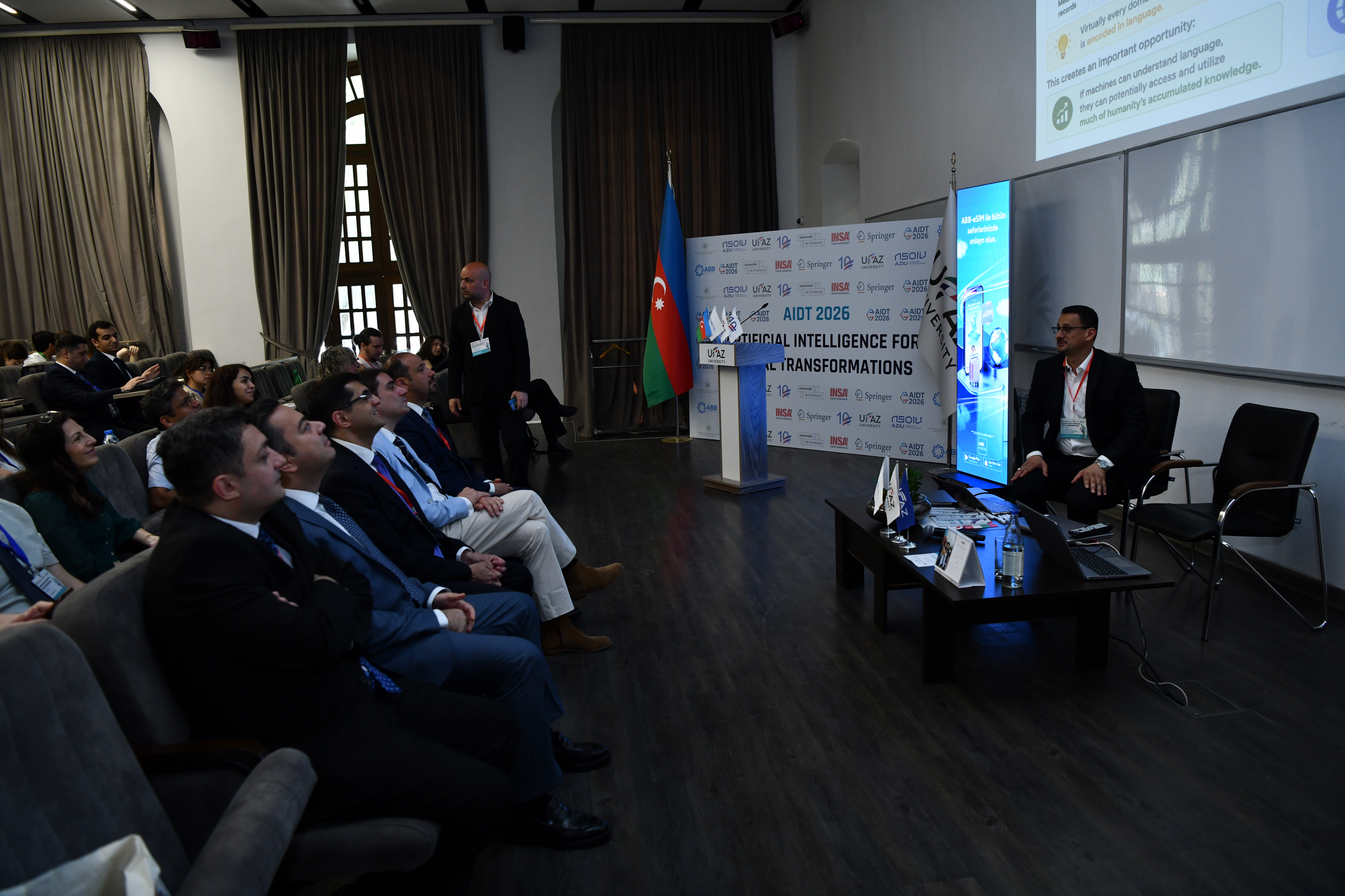 Süni intellekt və rəqəmsal transformasiyanın müasir çağırışları müzakirə olunur