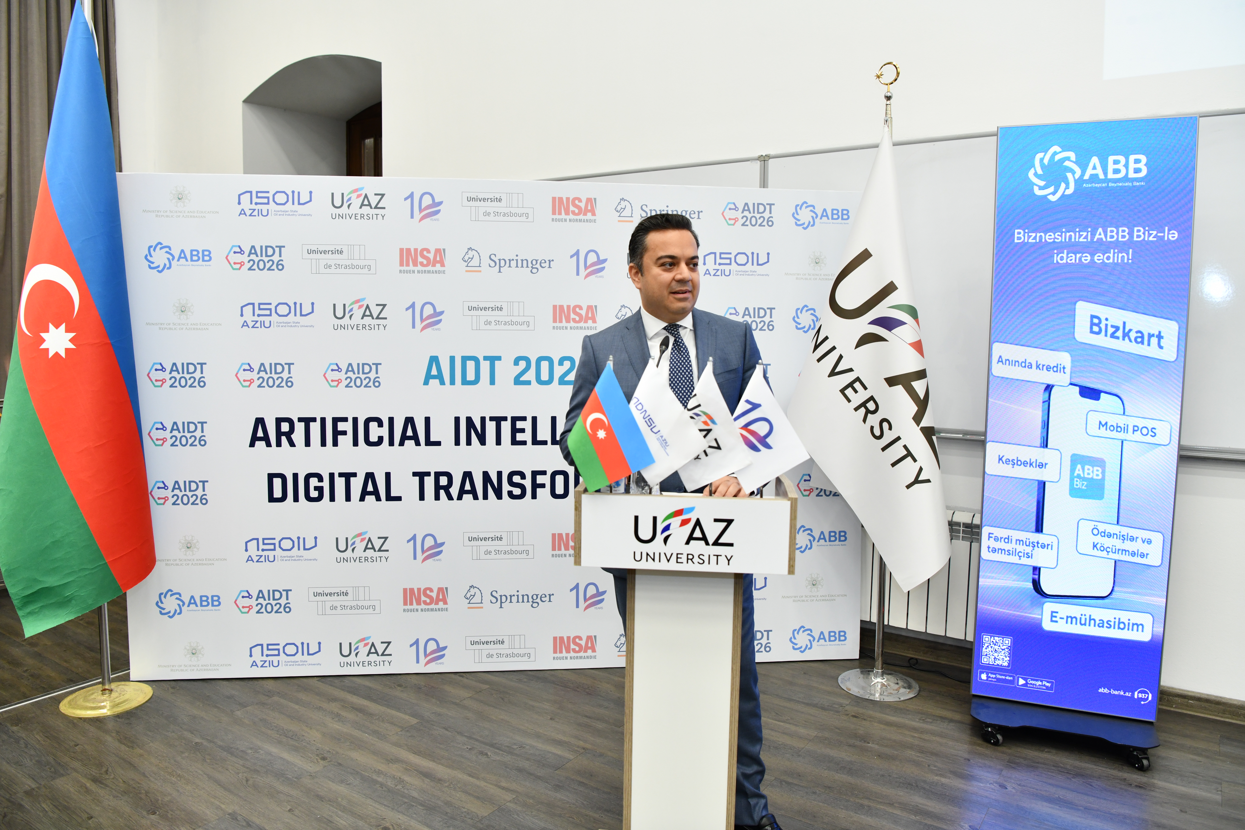 Süni intellekt və rəqəmsal transformasiyanın müasir çağırışları müzakirə olunur