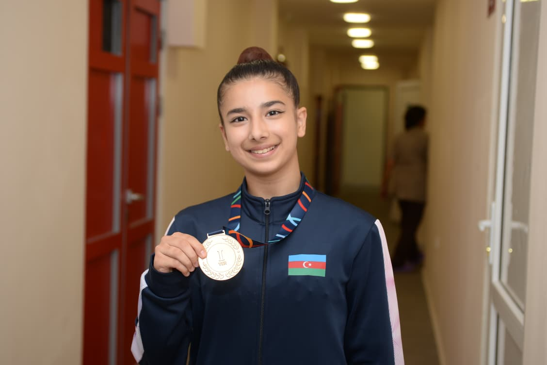 İmtahanda 200 bal, yarışda qızıl medal