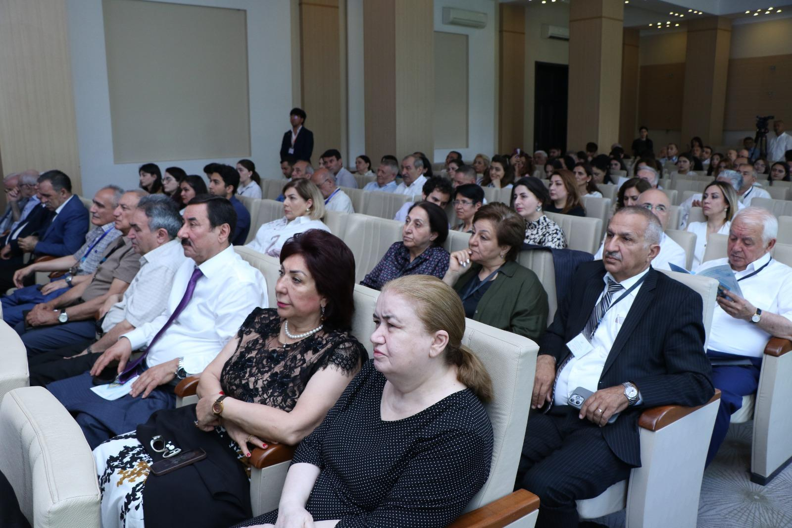 20-dən çox ölkənin nüfuzlu riyaziyyatçıları AzMİU-da bir araya gəlib