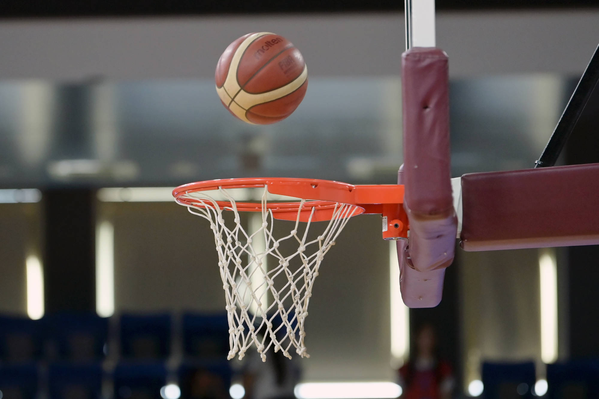 Nazir Məktəblilərin Respublika İdman Olimpiadası çərçivəsində basketbol yarışlarını izləyib