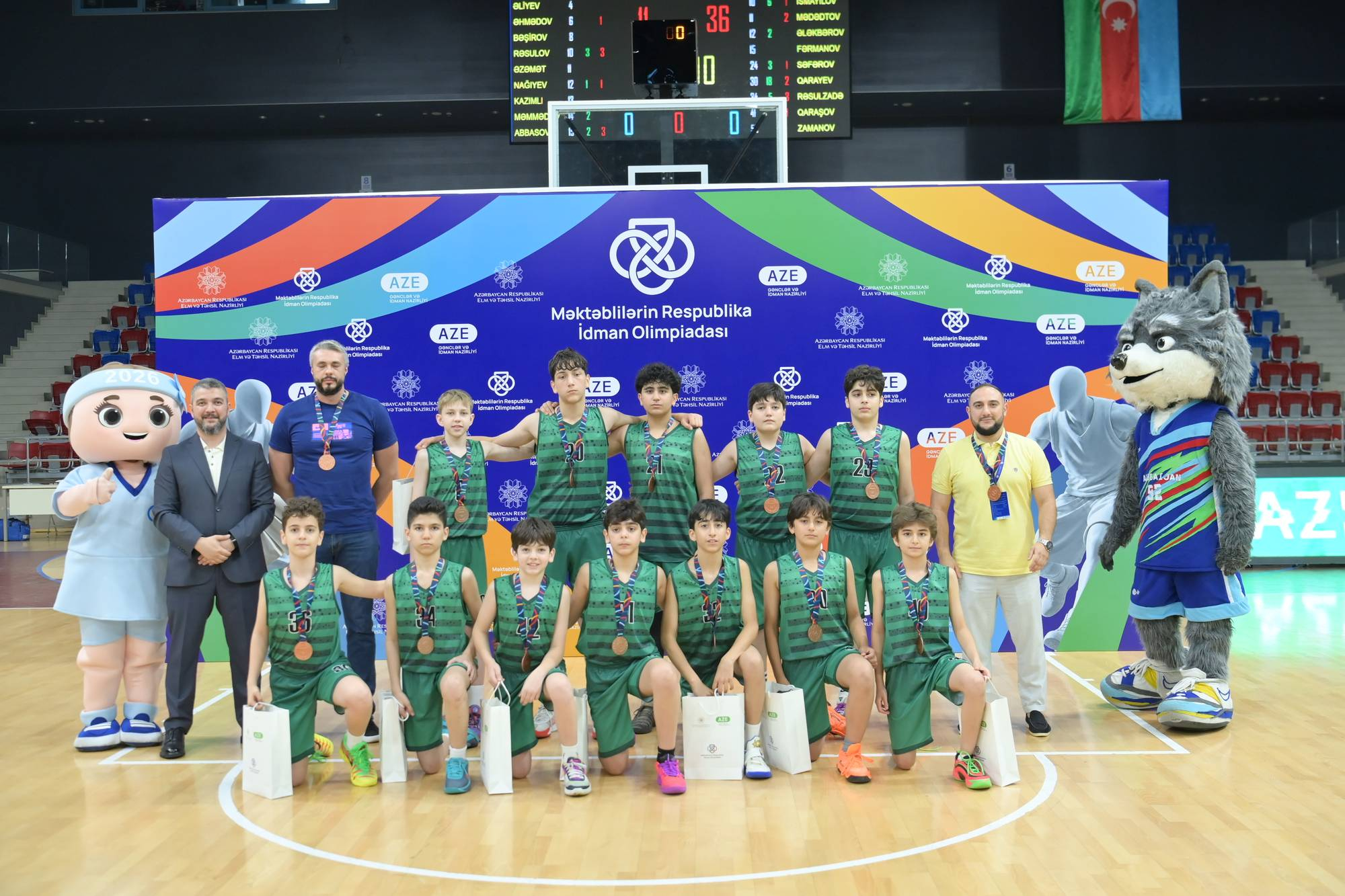 Nazir Məktəblilərin Respublika İdman Olimpiadası çərçivəsində basketbol yarışlarını izləyib