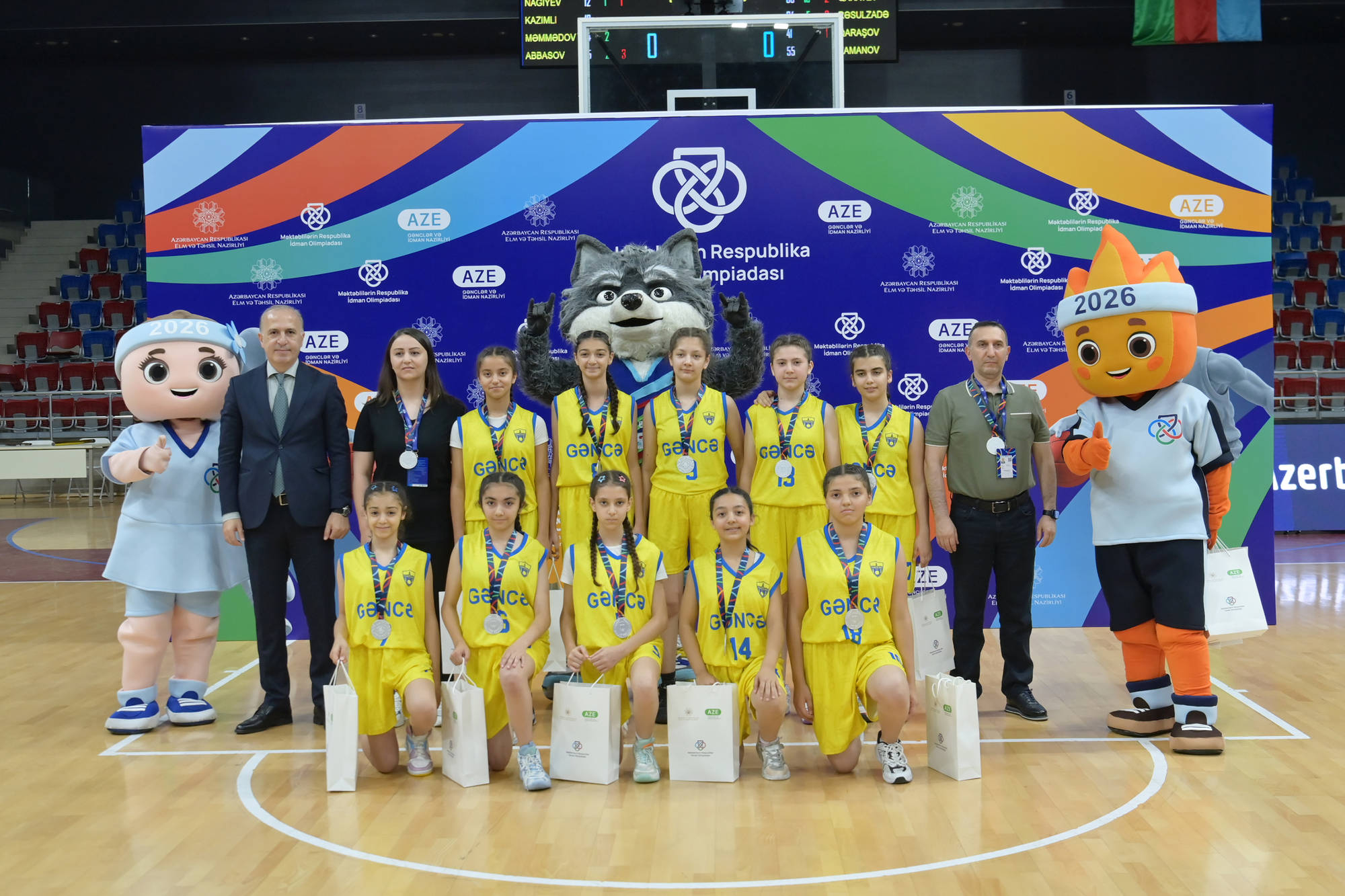 Nazir Məktəblilərin Respublika İdman Olimpiadası çərçivəsində basketbol yarışlarını izləyib