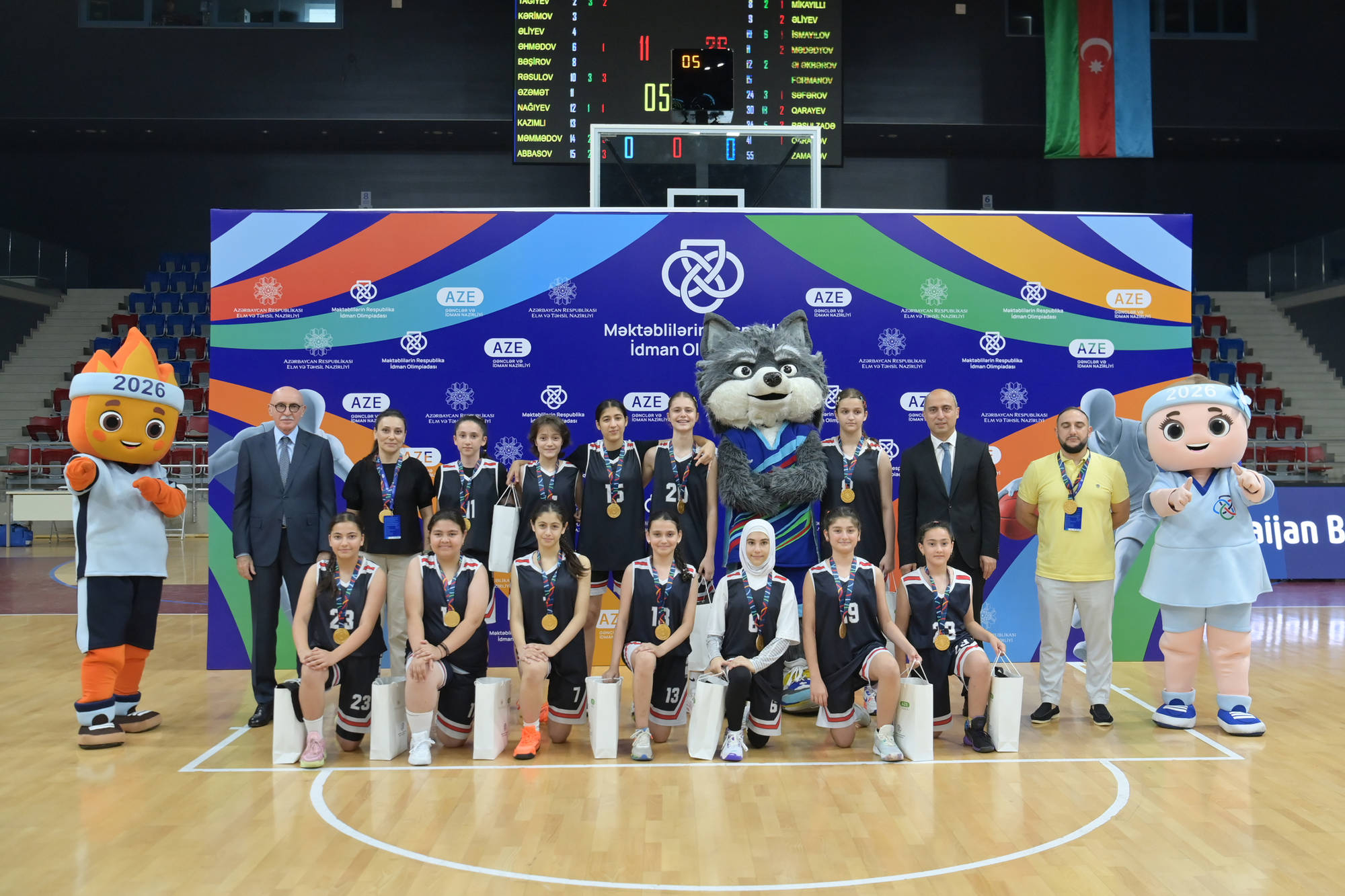 Nazir Məktəblilərin Respublika İdman Olimpiadası çərçivəsində basketbol yarışlarını izləyib