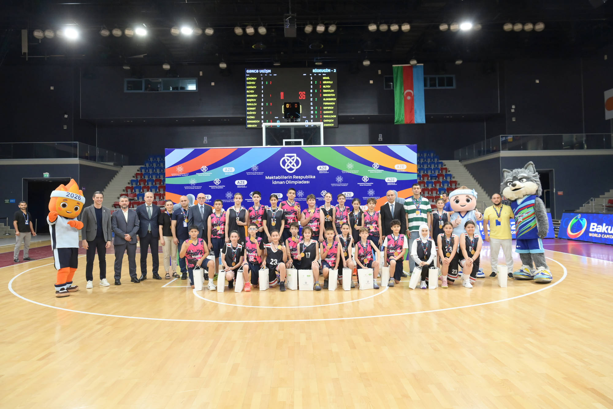 Nazir Məktəblilərin Respublika İdman Olimpiadası çərçivəsində basketbol yarışlarını izləyib