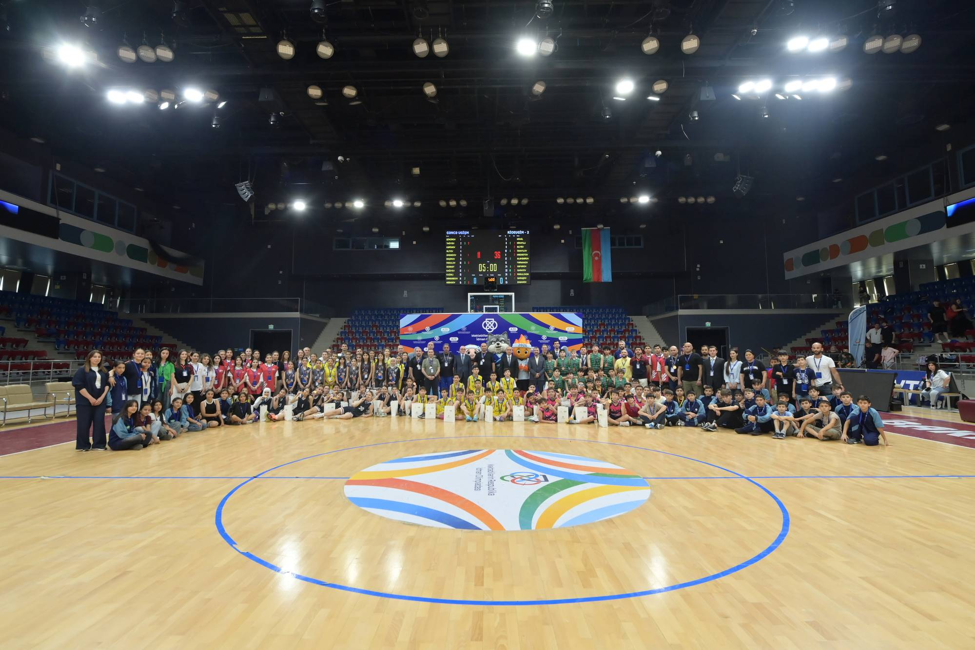 Nazir Məktəblilərin Respublika İdman Olimpiadası çərçivəsində basketbol yarışlarını izləyib