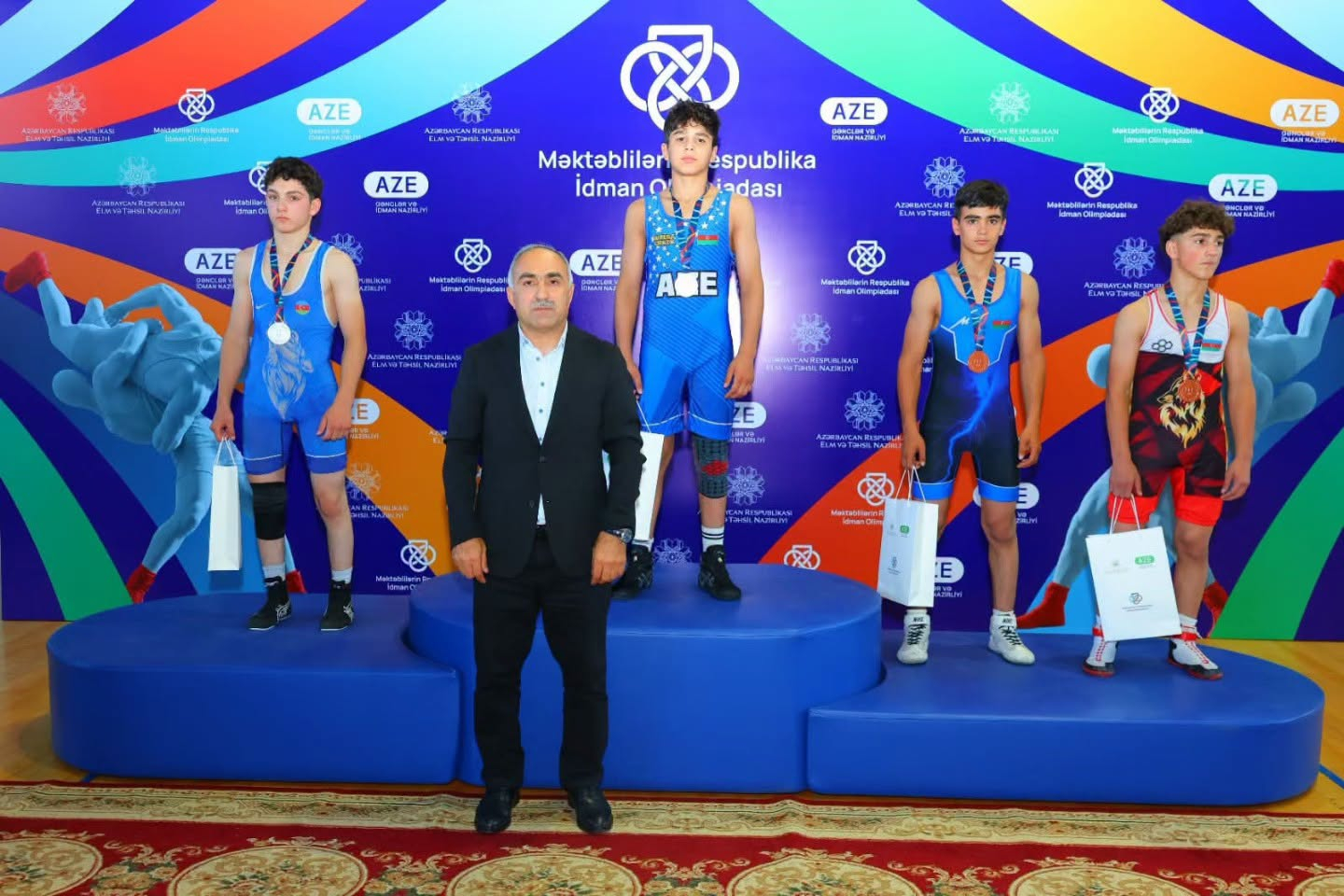 Naxçıvan məktəbliləri MRİO-da 9 medal qazanıblar