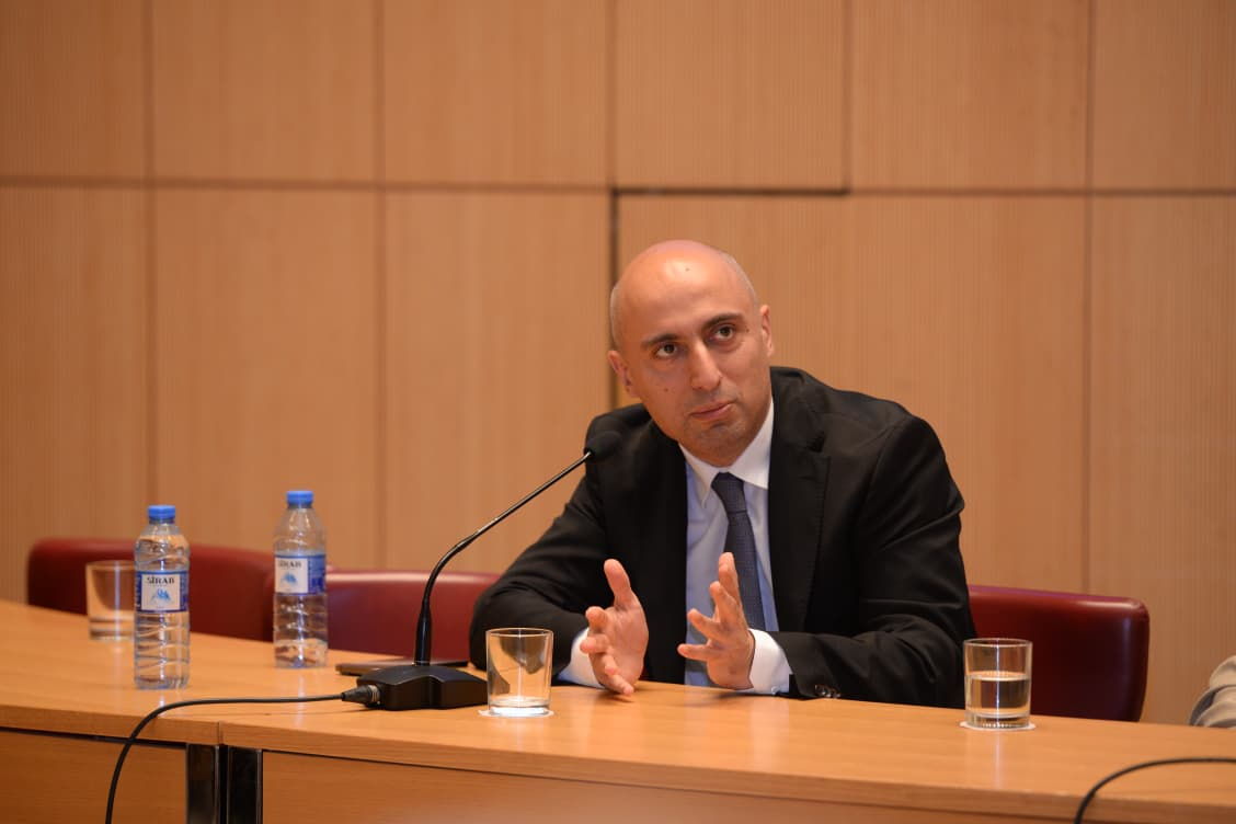 Emin Əmrullayev: Müəllimlərimiz qürurlu və peşəkar insanlardır 