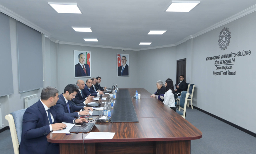 Elm və təhsil naziri Gəncədə vətəndaşları qəbul edib