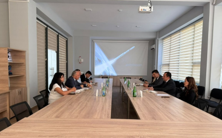 AzTU ilə “AZROKSAN” şirkəti arasında əməkdaşlıq imkanları müzakirə olunub