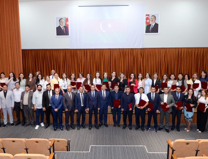 “Təhsil liderləri üçün mini MBA” proqramı yekunlaşdı