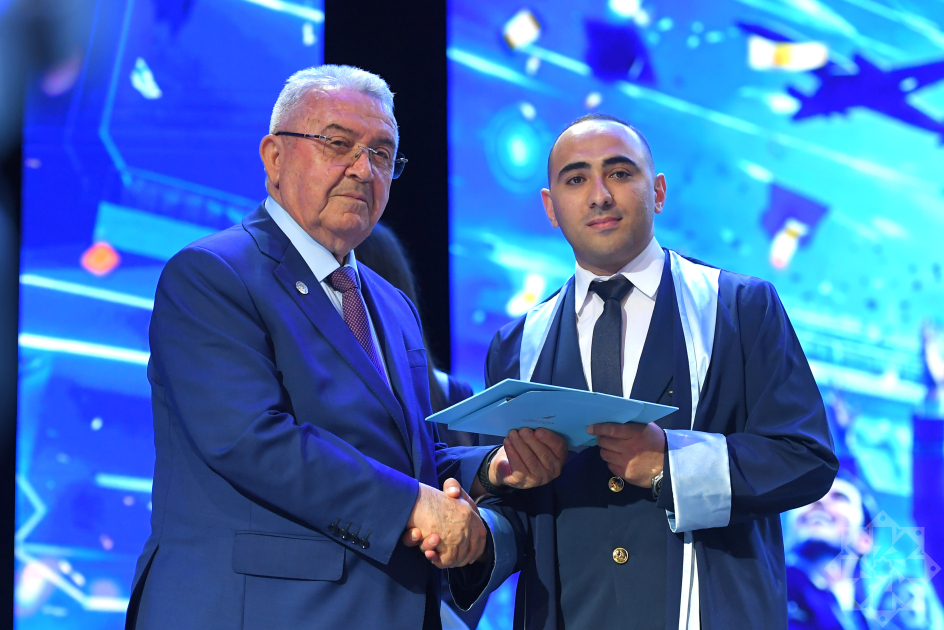 Milli Aviasiya Akademiyasında “Məzun günü” keçirilib