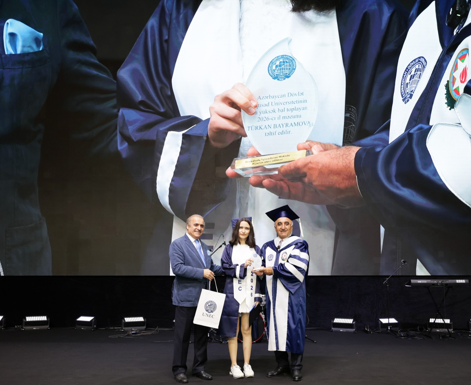 UNEC-in "Məzun günü" keçirilib: 6091 tələbə məzun olub