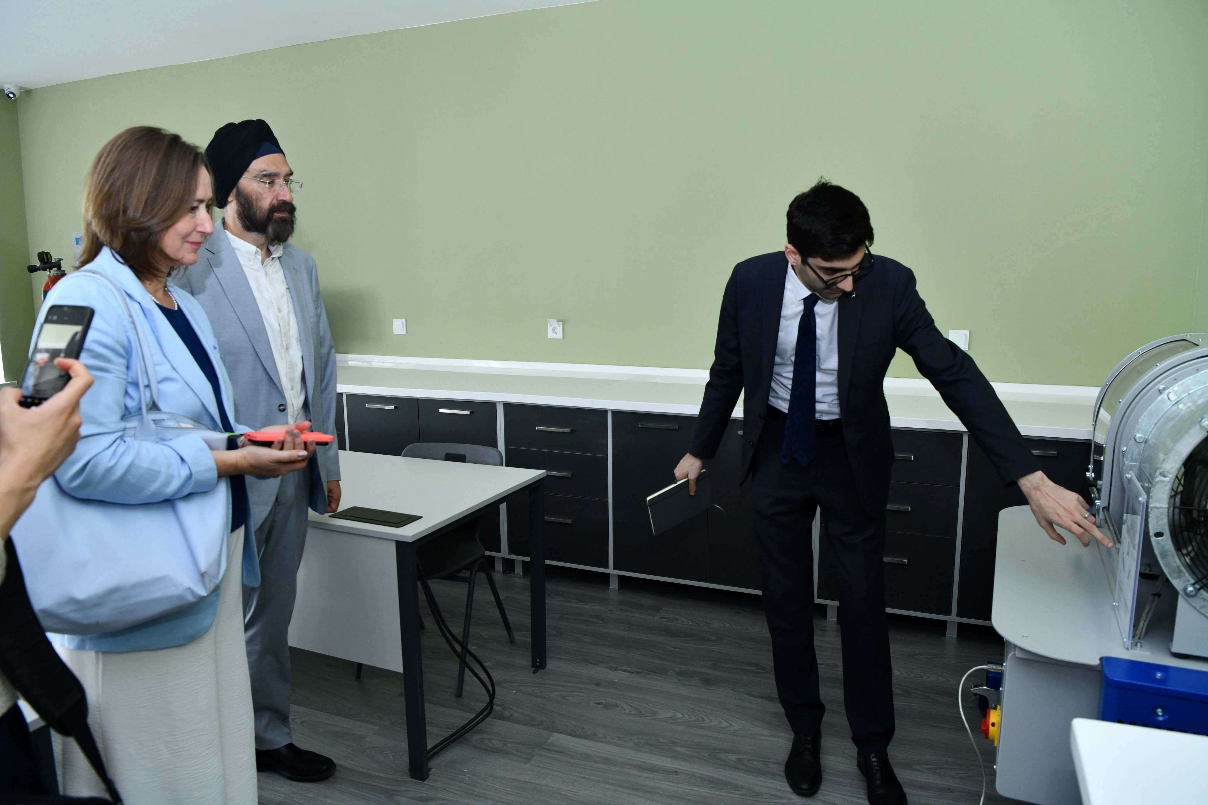 ADNSU və Vorvik Universitetinin ikili diplom proqramı müzakirə edilib