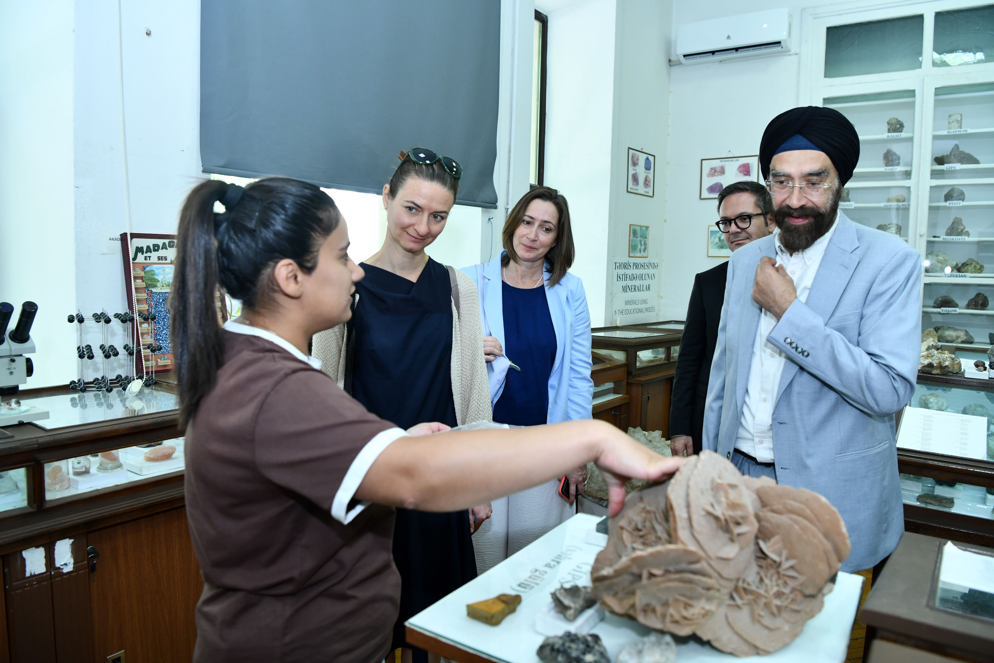 ADNSU və Vorvik Universitetinin ikili diplom proqramı müzakirə edilib