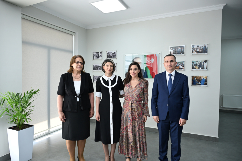 Leyla Əliyeva Yevlaxda məktəb binasının açılışında iştirak edib