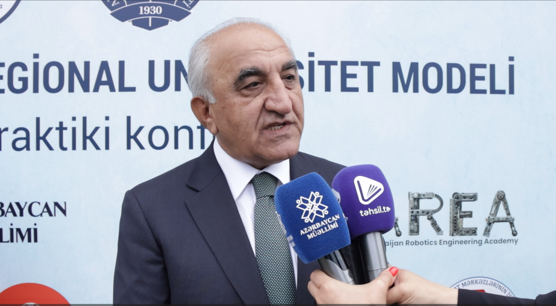XXI əsrin universiteti artıq yerləşdiyi məkanla dəyərləndirilə bilməz
