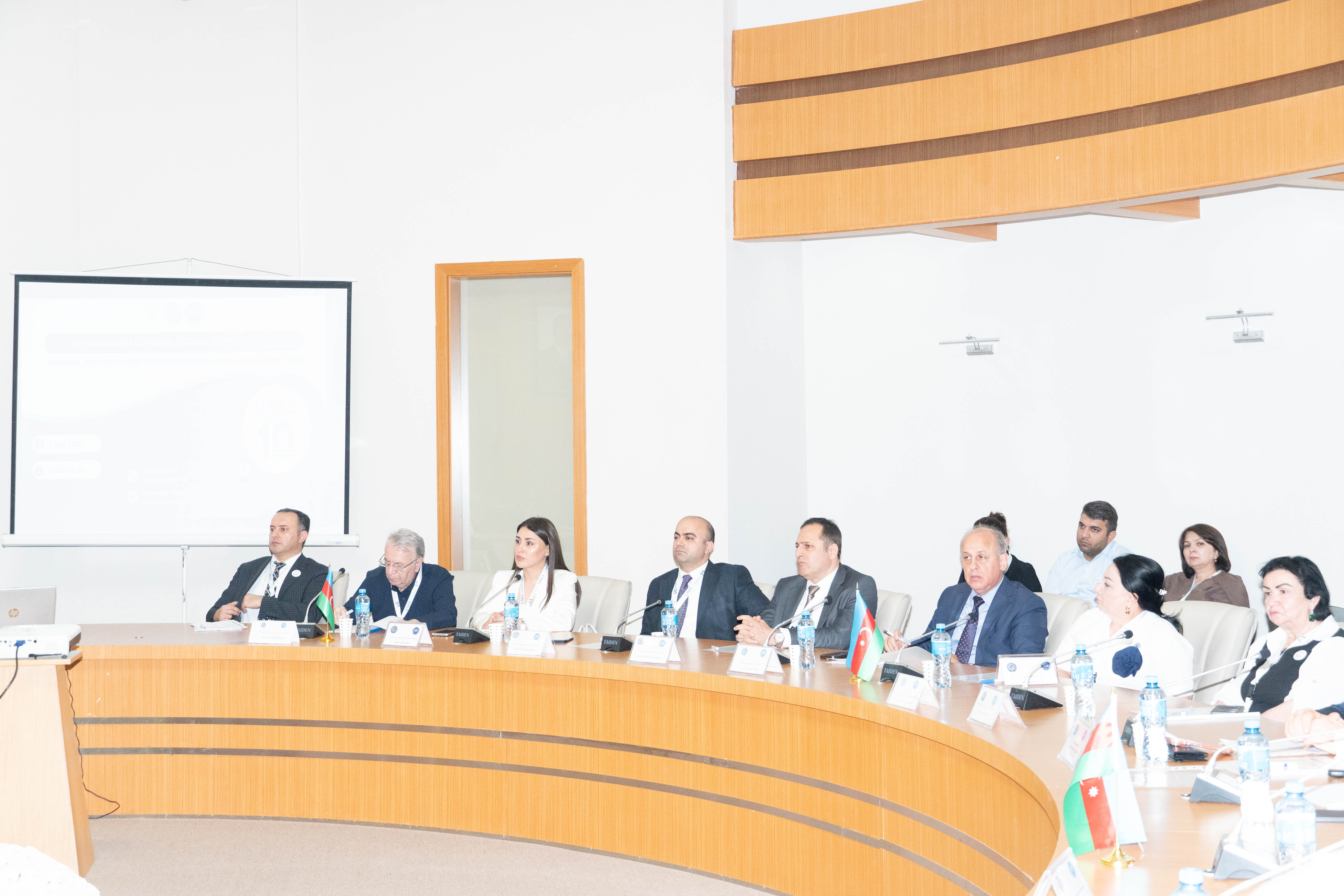 “Rəqəmsallaşma dövründə regional universitet modeli” mövzusunda konfrans keçirilib
