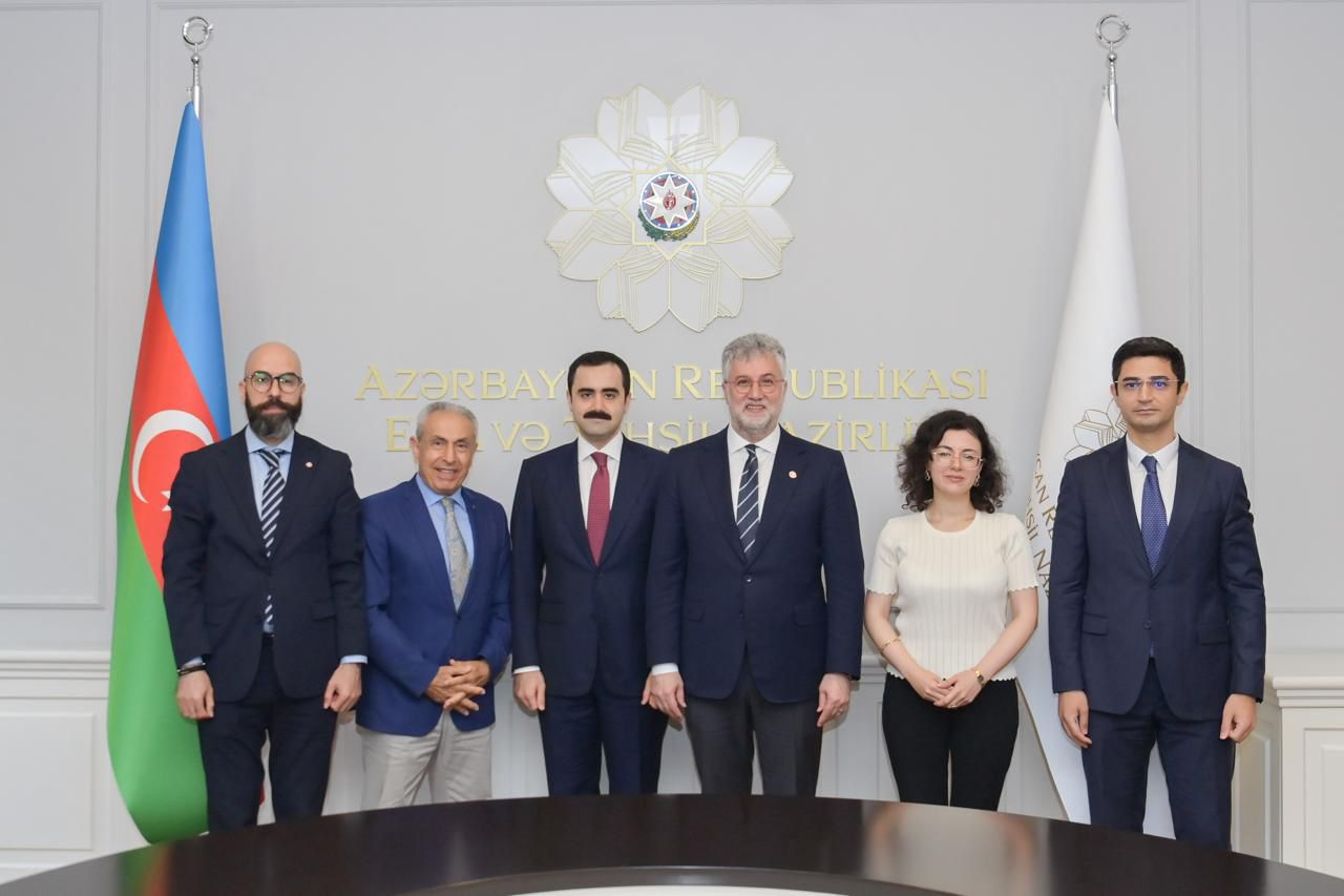 Nazir müavini İstanbul Atlas Universitetinin rektoru ilə görüşüb