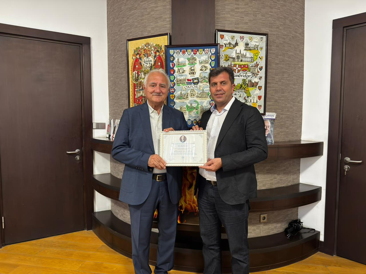“Firidun bəy Köçərli” mükafatı Hikmət Əlizadəyə təqdim edilib