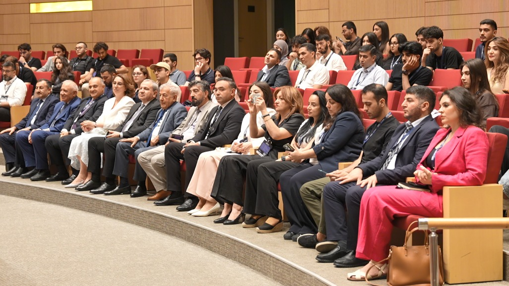 Tələbələr investorlar qarşısında: