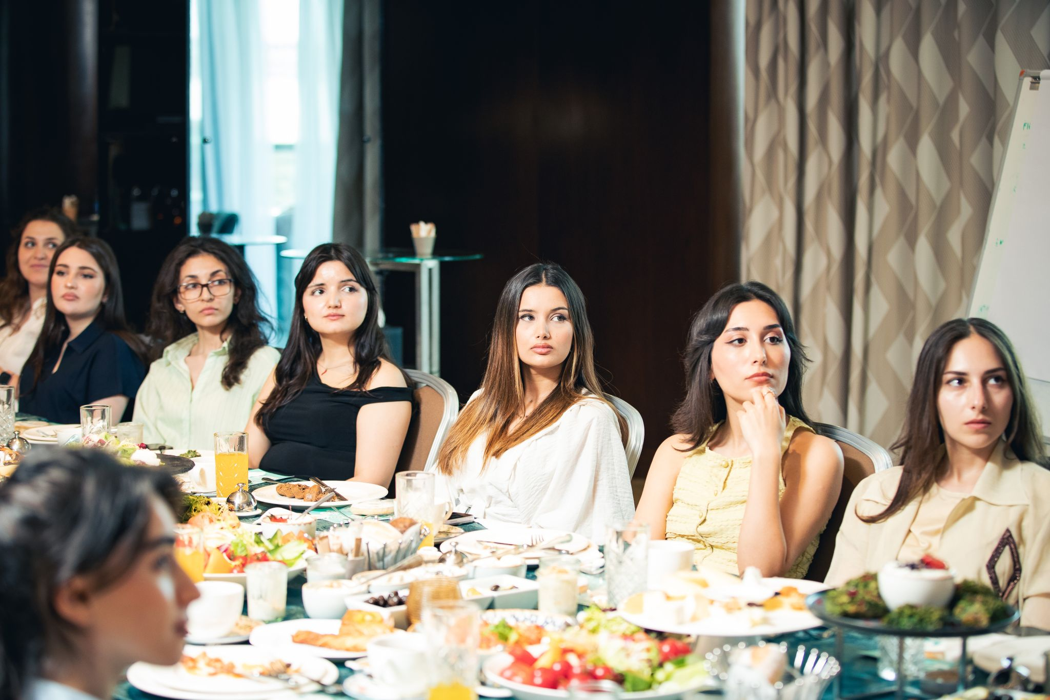 “Parla” Məzunlar İcmasının ilk görüşü keçirilib