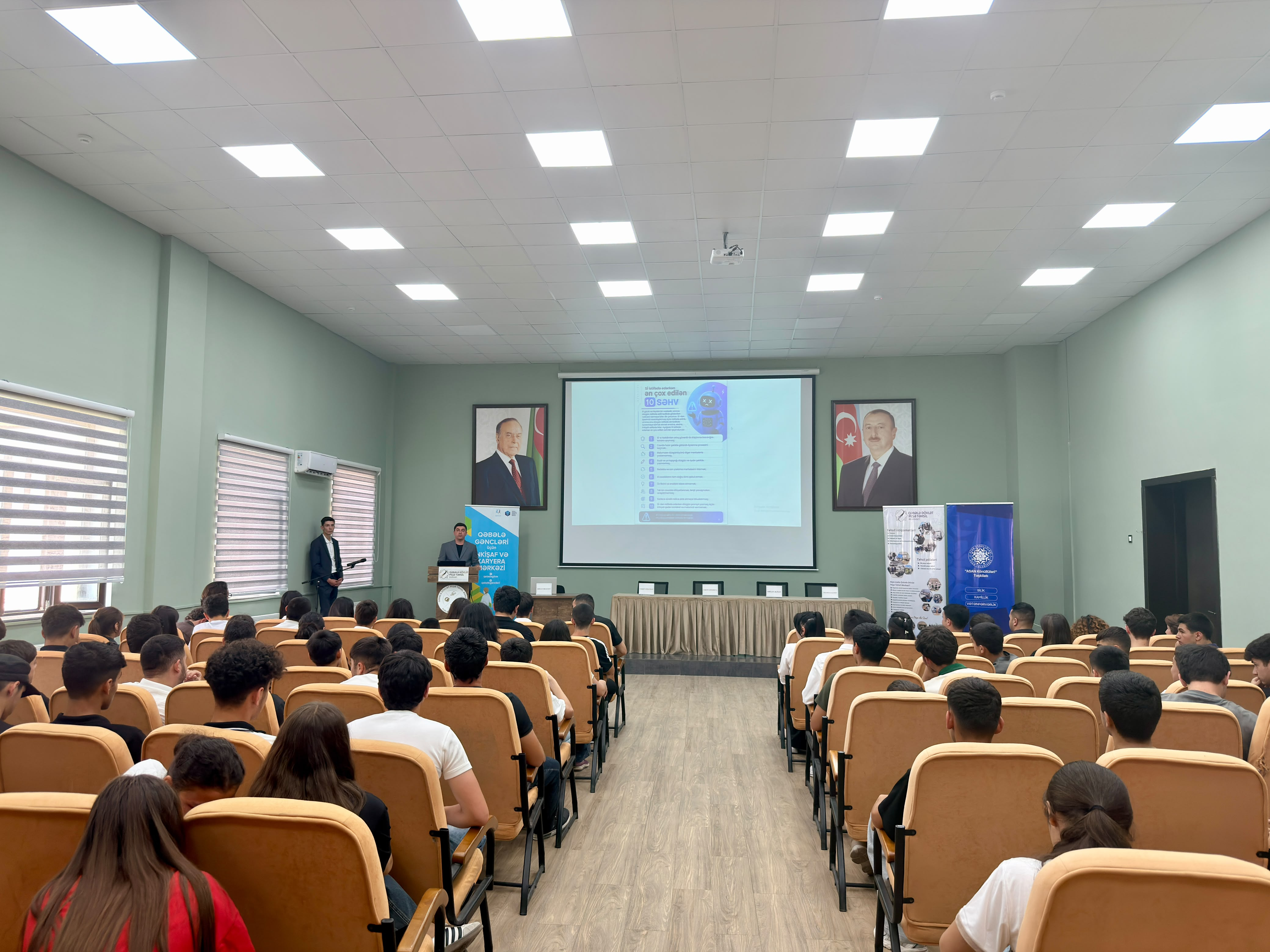 Qəbələdə gənclər üçün karyera və süni intellekt forumu başa çatıb