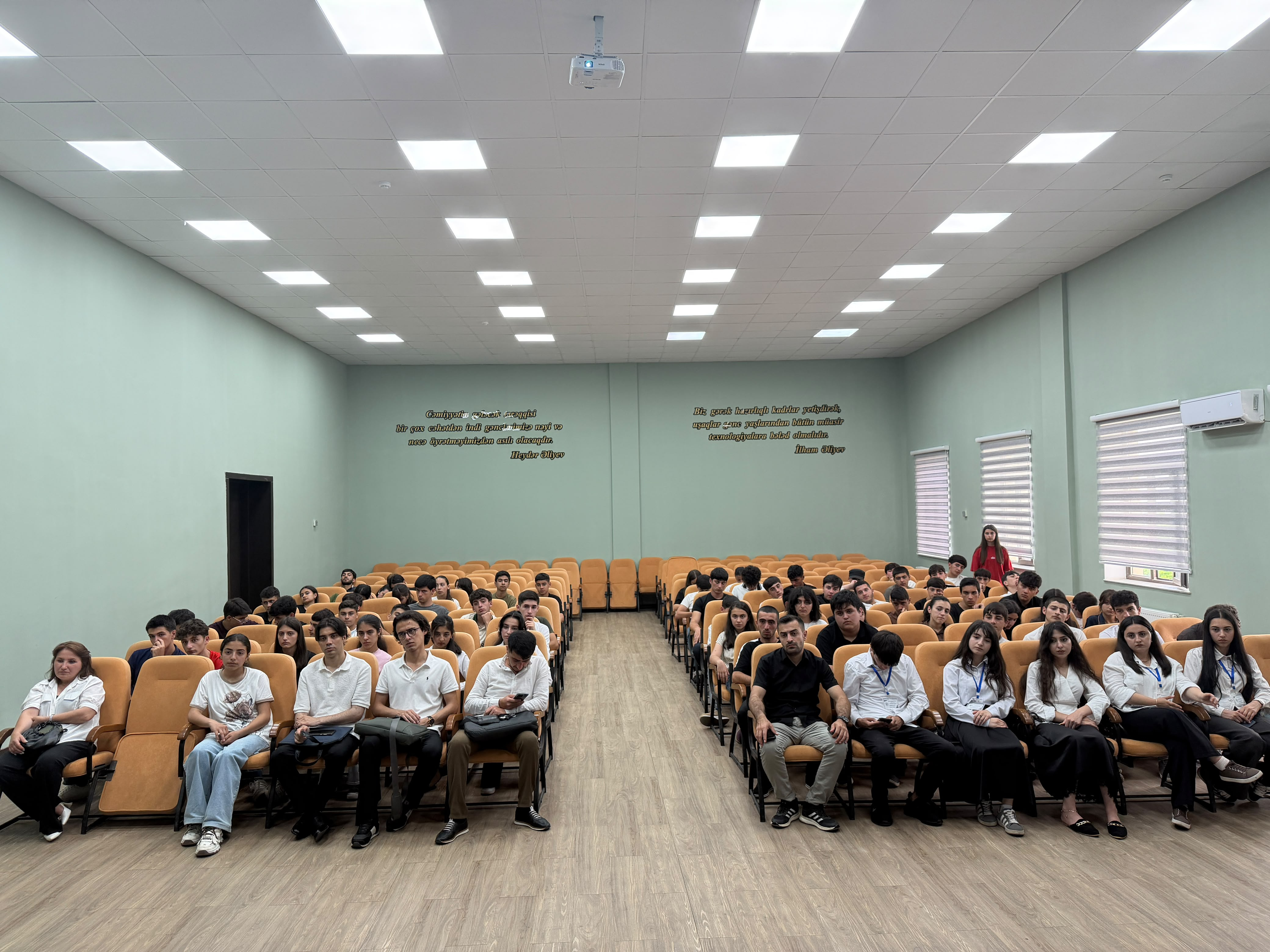 Qəbələdə gənclər üçün karyera və süni intellekt forumu başa çatıb