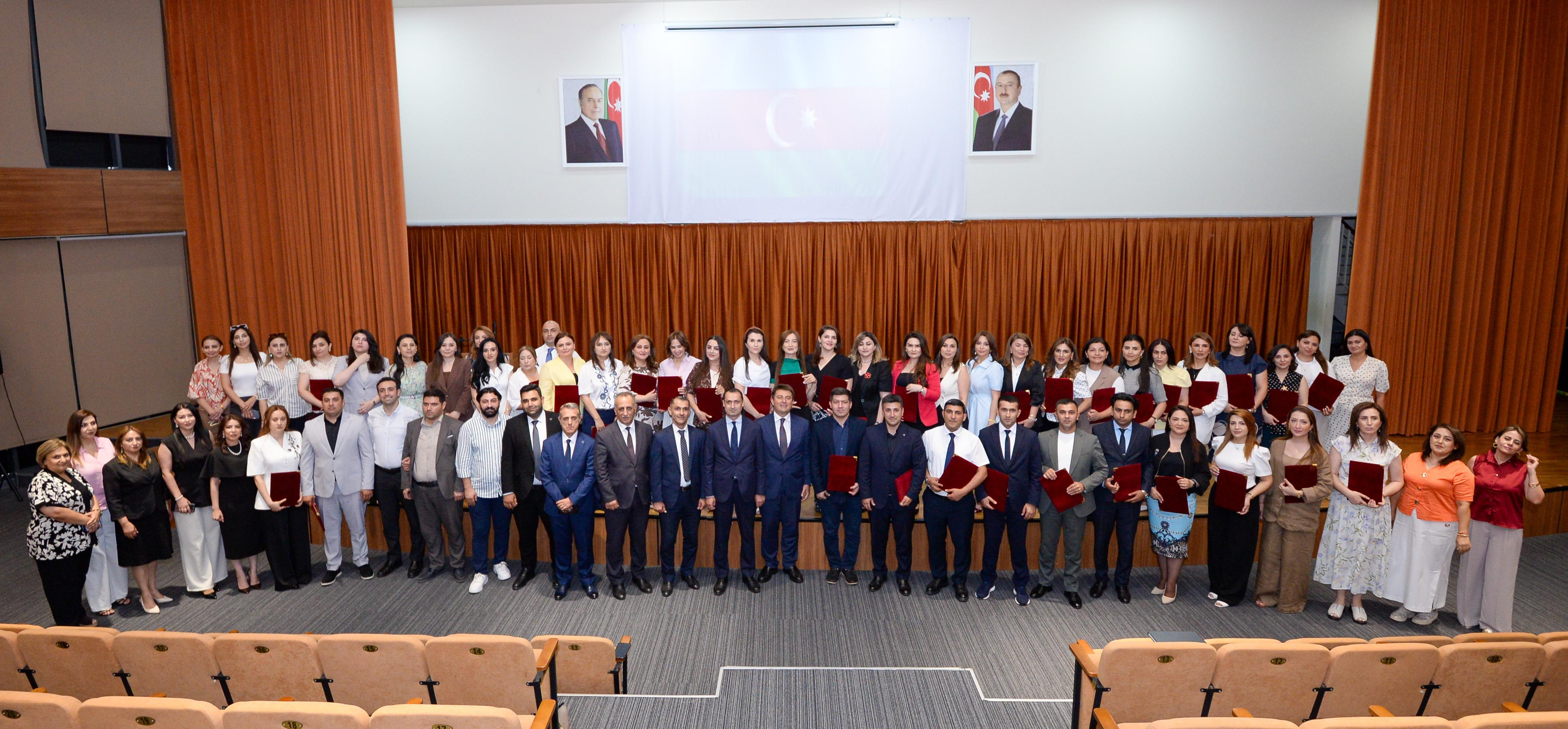 “Təhsil liderləri üçün mini MBA” proqramı yekunlaşdı
