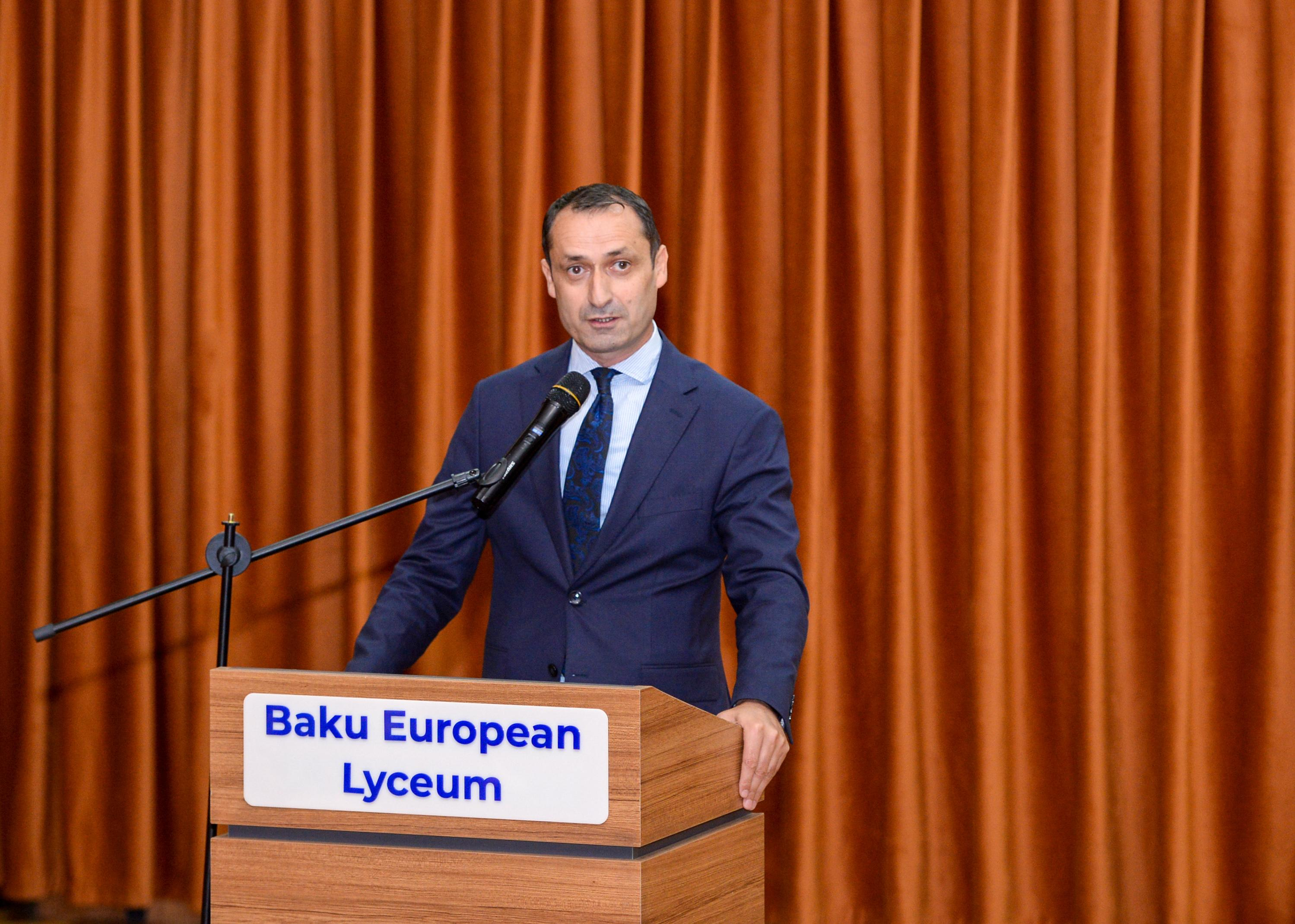 “Təhsil liderləri üçün mini MBA” proqramı yekunlaşdı