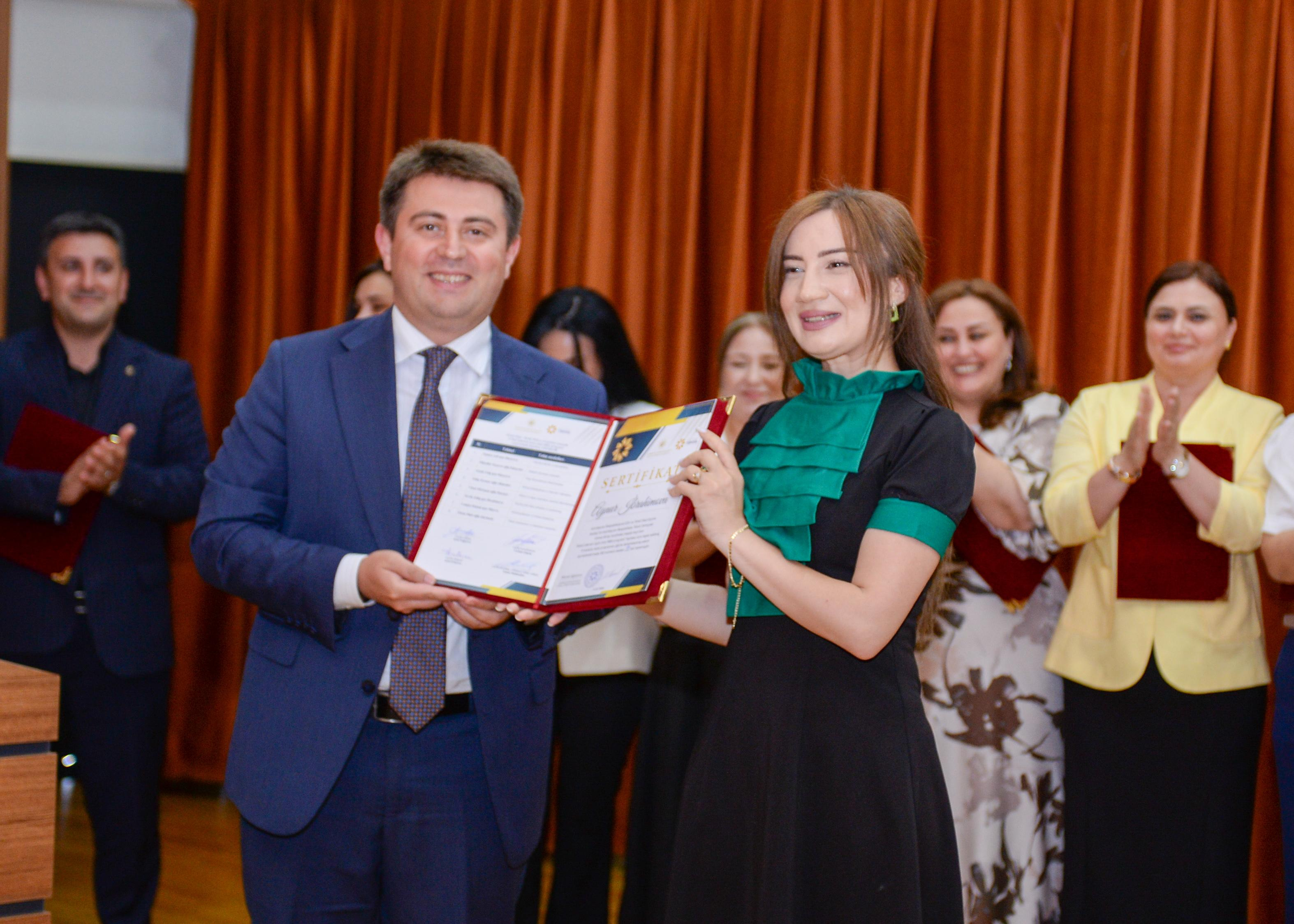 “Təhsil liderləri üçün mini MBA” proqramı yekunlaşdı