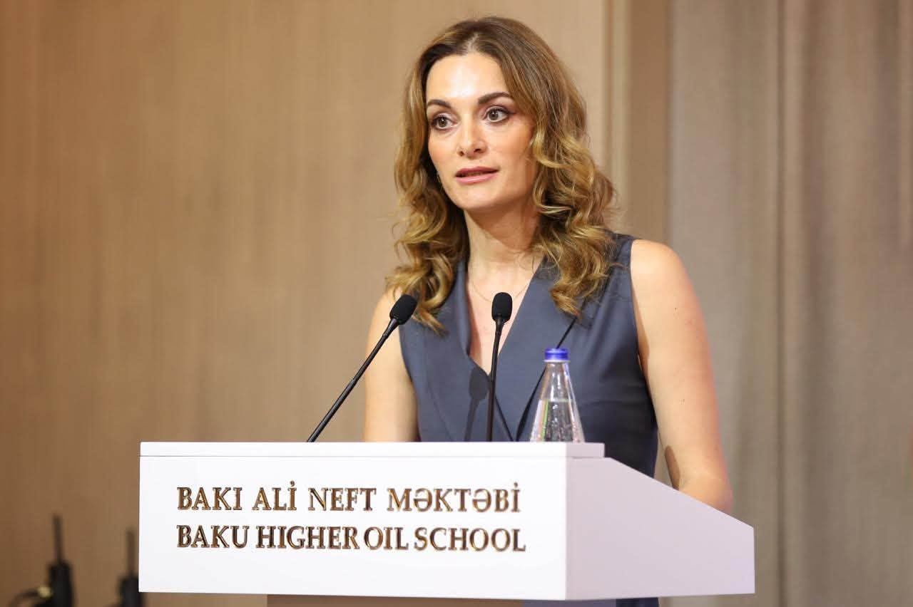 Bakı Ali Neft Məktəbinin "Məzun günü" keçirilib