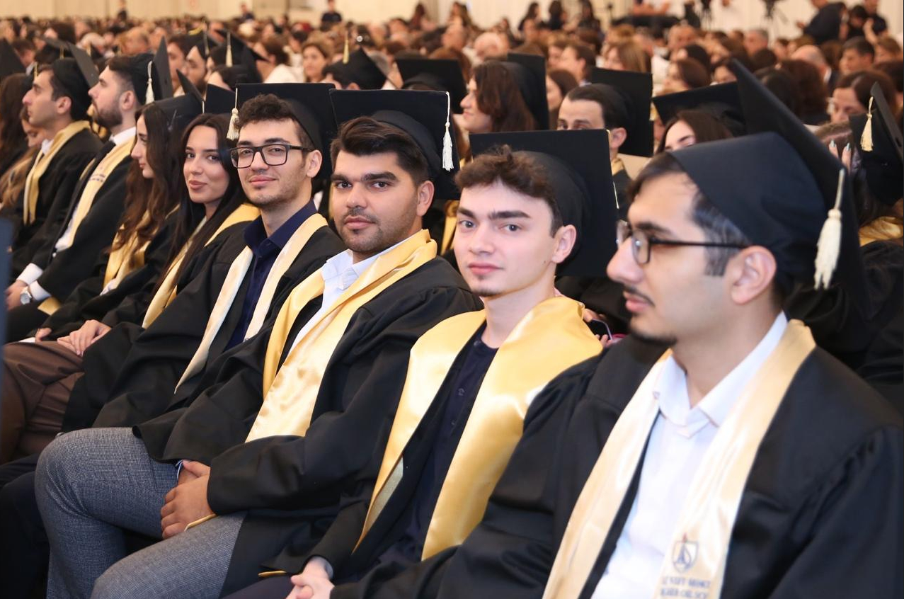 Bakı Ali Neft Məktəbinin "Məzun günü" keçirilib