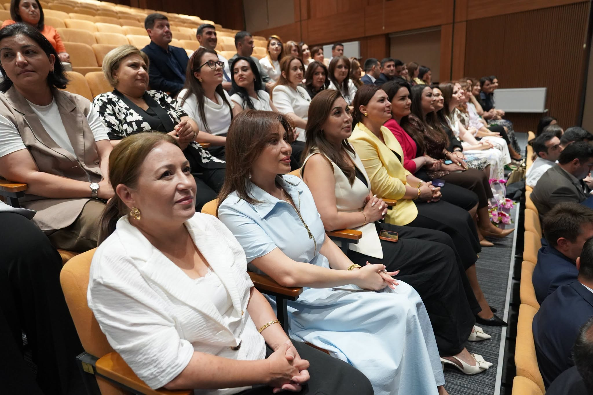 Məktəb rəhbərləri üçün "Mini MBA" layihəsi başa çatıb
