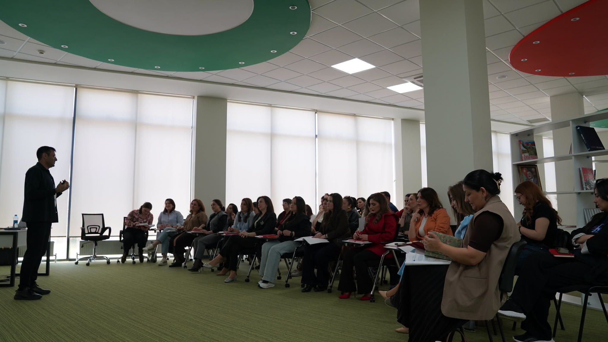 Məktəb rəhbərləri üçün "Mini MBA" layihəsi başa çatıb