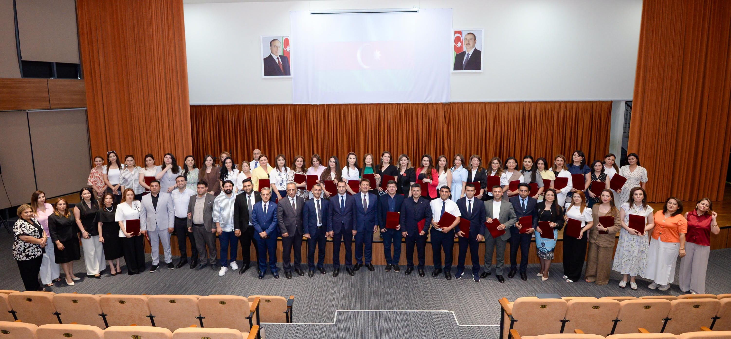 Məktəb rəhbərləri üçün "Mini MBA" layihəsi başa çatıb