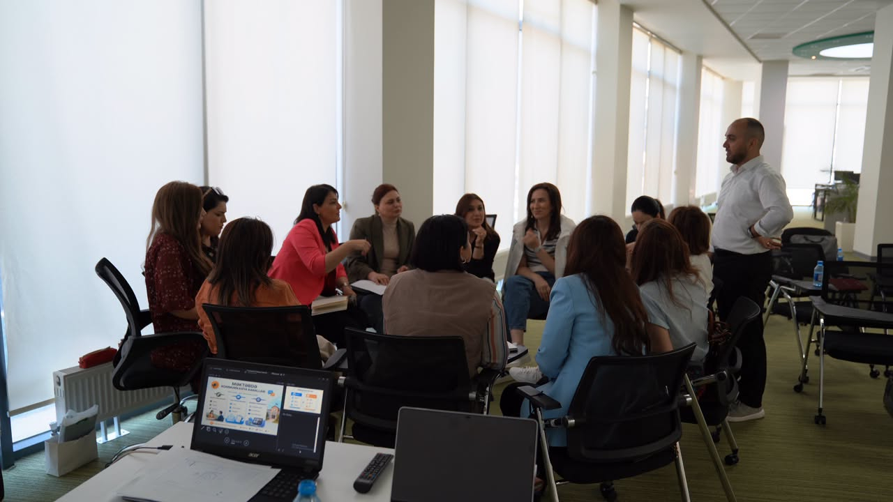 Məktəb rəhbərləri üçün "Mini MBA" layihəsi başa çatıb