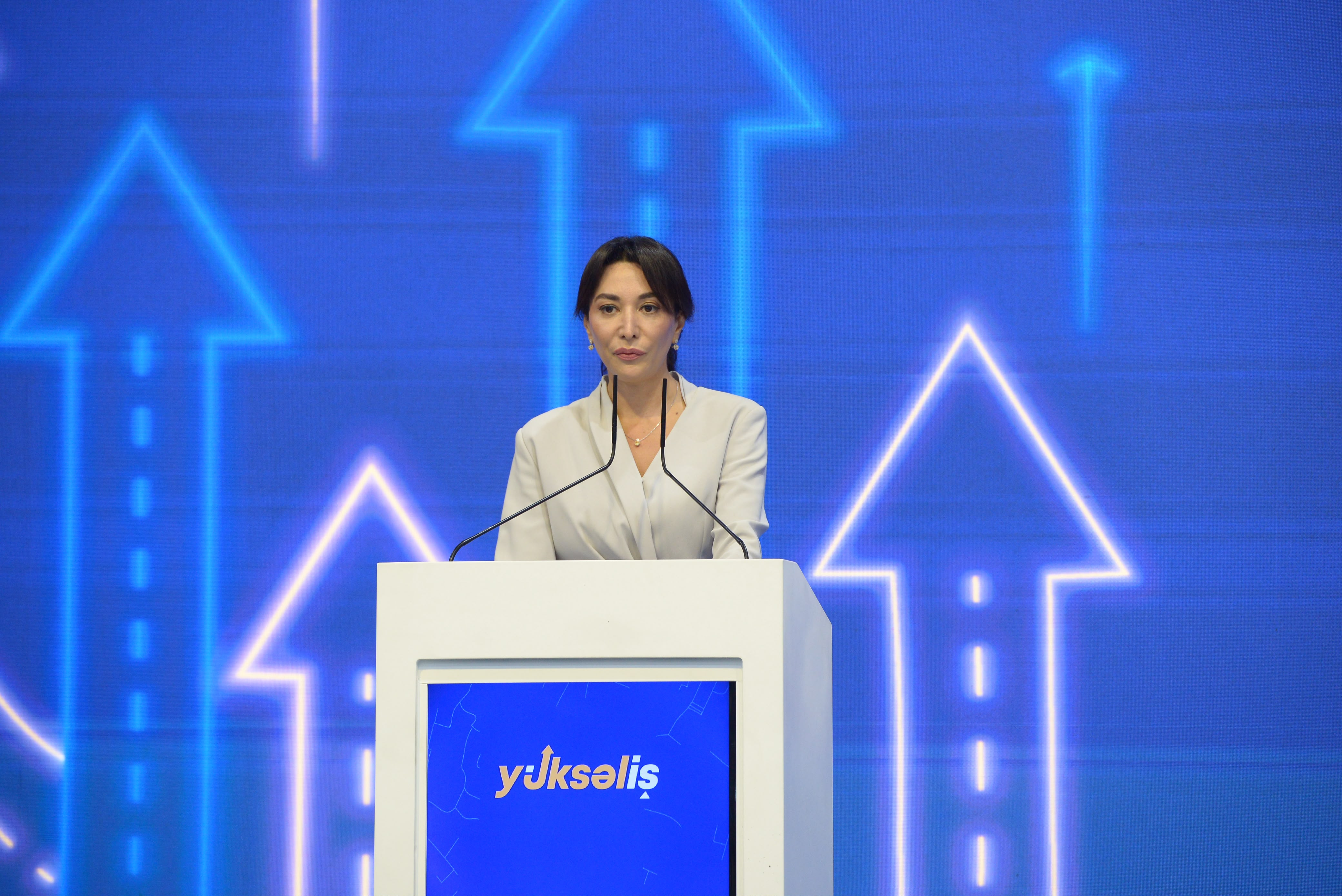 Ombudsman: Əsl liderlik yalnız bilik və peşəkarlıqla məhdudlaşmır
