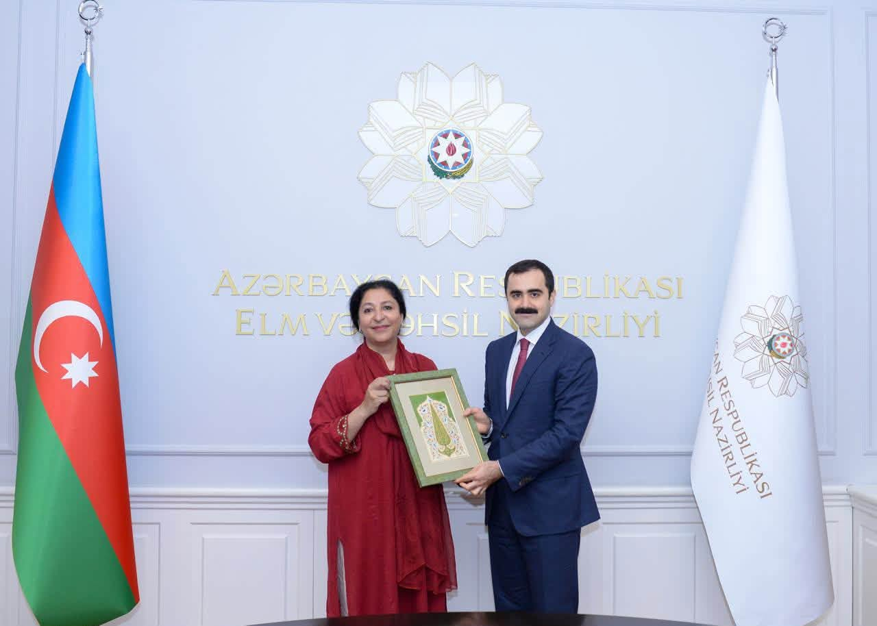 Nazir müavini Pakistanın dövlət naziri ilə görüşüb