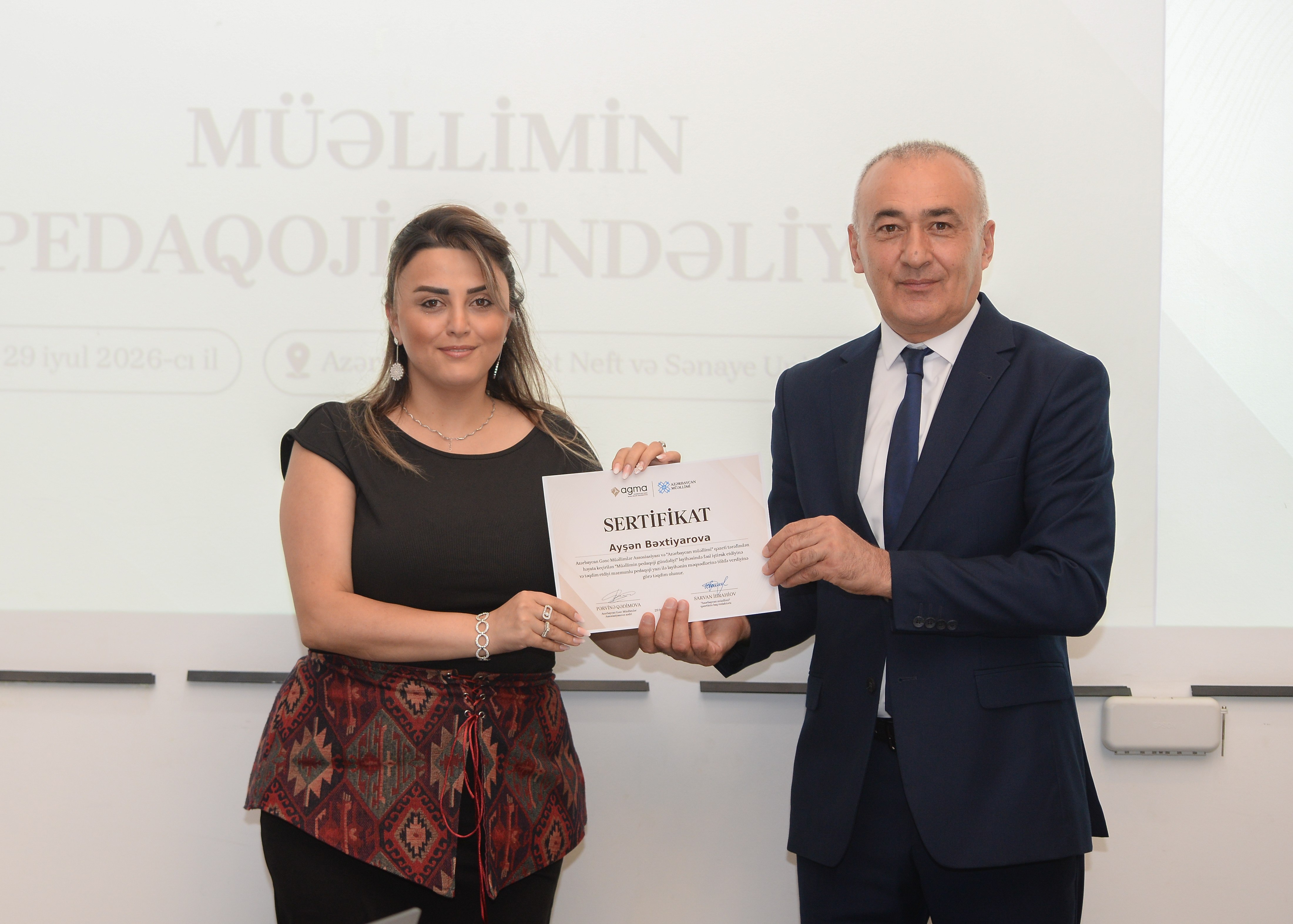 Təcrübələrini yazıya çevirənlər: