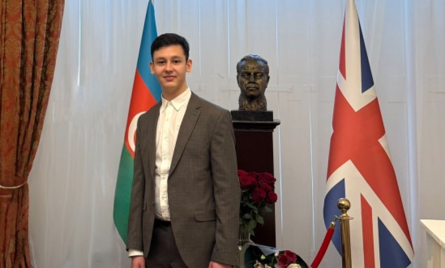 Oksford professoruna 10 yaşında məktub yazan azərbaycanlı bu gün Londonda təhsil alır