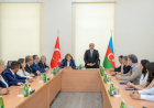 Türkiyə-Azərbaycan Universitetinin ilk rektoru kollektivə təqdim olunub 