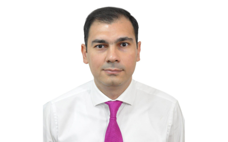 Vəkil Altay Mustafayev ABŞ-də hüquq elmləri doktoru dərəcəsi almış ilk azərbaycanlı olub