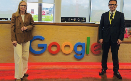 Rəşad Xanlarov “Google for Education” şirkətinin regional rəhbəri ilə görüşüb 