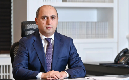 Nazir tələbə adını qazanan gəncləri təbrik edib