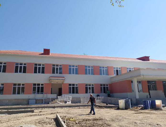 Dağ kəndinin məktəbi yenilənir: Şagirdləri yeni tədris ilində nələr gözləyir?