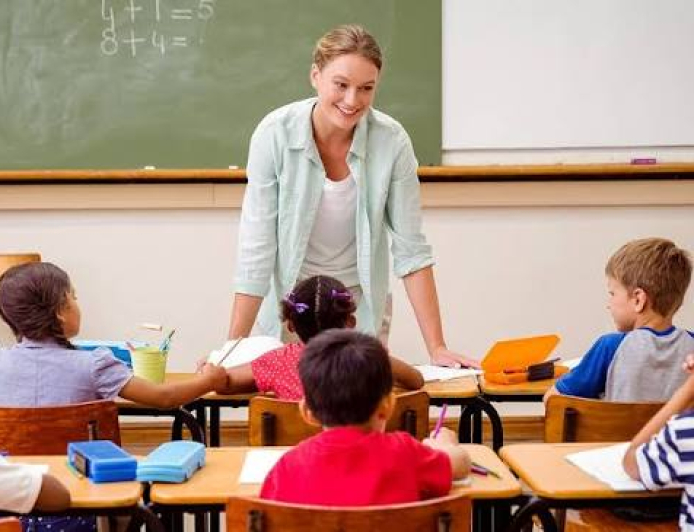 Gənc müəllimin ilk dərs həyəcanı: Çətinlikləri necə həll etmək olar?