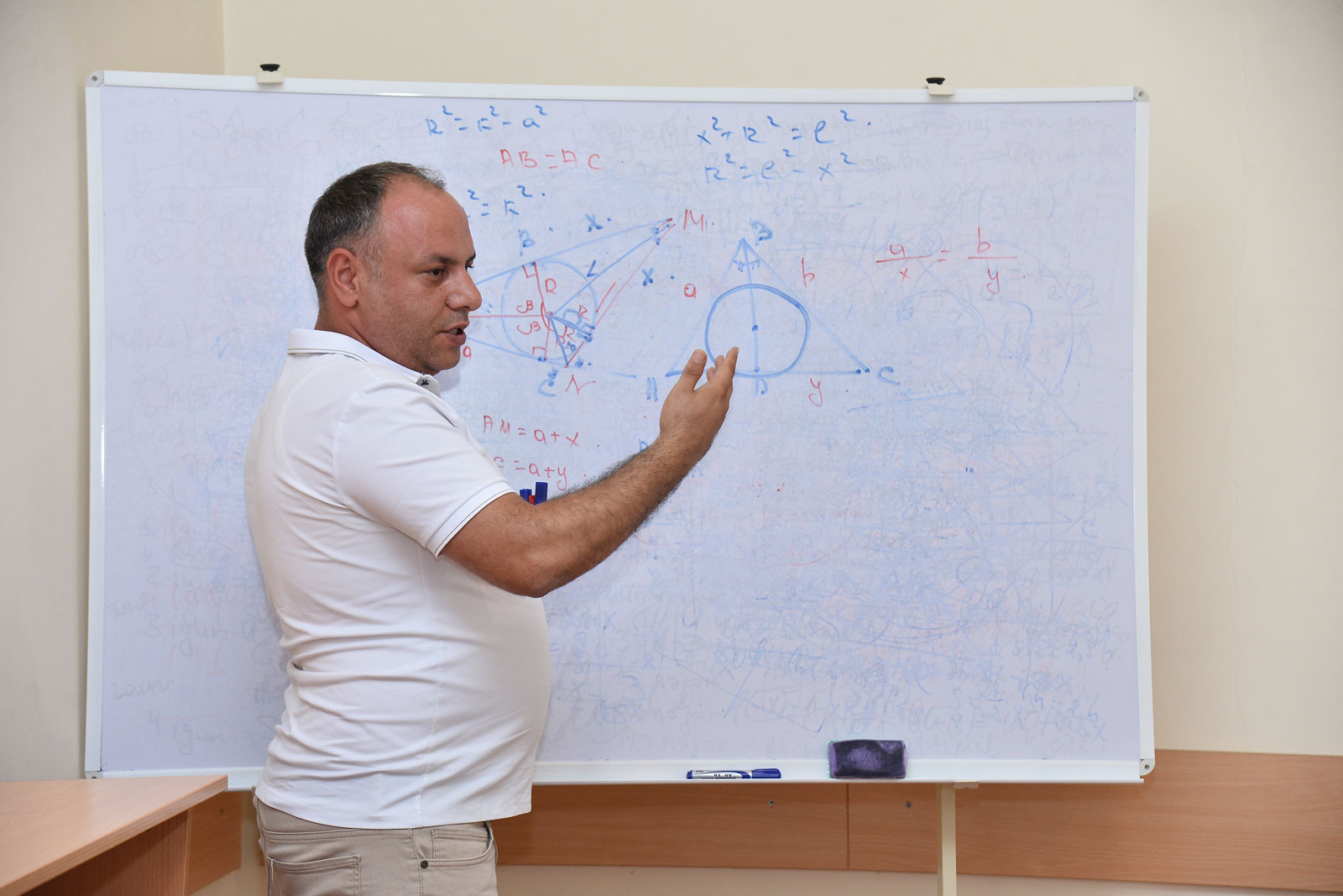 Yeni təmayüllü məktəblərdə işləmək üçün müraciət edən müəllimlərin sayı