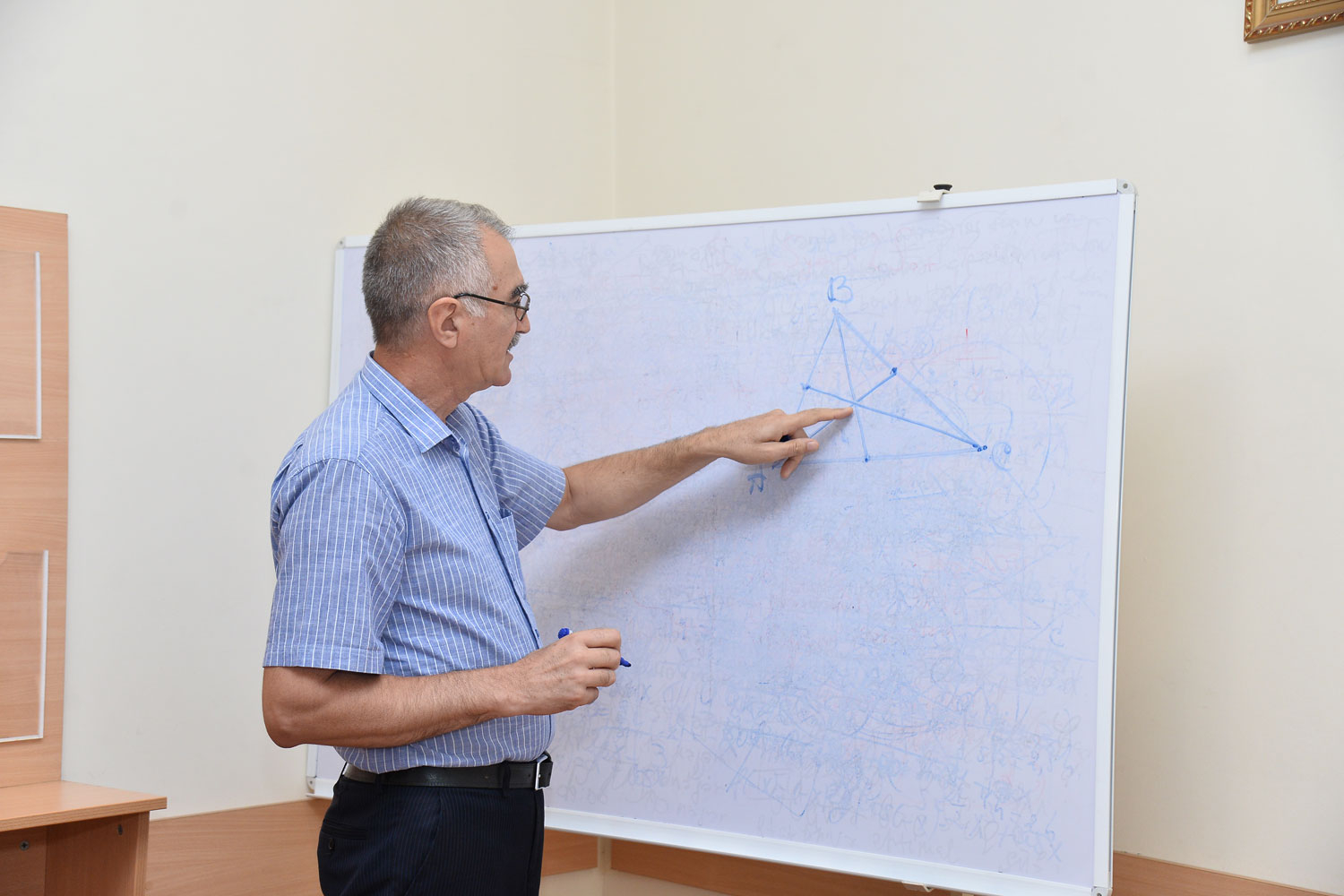 Yeni təmayüllü məktəblərdə işləmək üçün müraciət edən müəllimlərin sayı